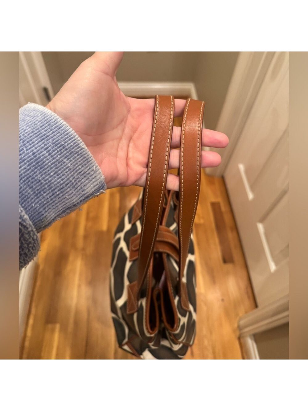Dooney & Bourke - Giraffe Coated Canvas Tote, Very Nice Condition Shoulder Strap - Picture 5 of 12